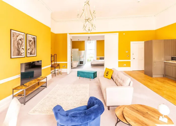 Spectacular Greenpark House - Prescott Apartments
